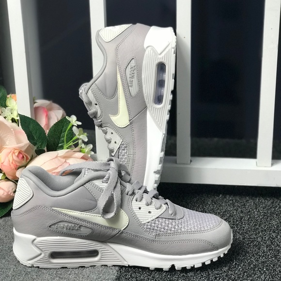 NWT Air Max 90 SE Arctic Grey WMNS - Picture 6 of 8
